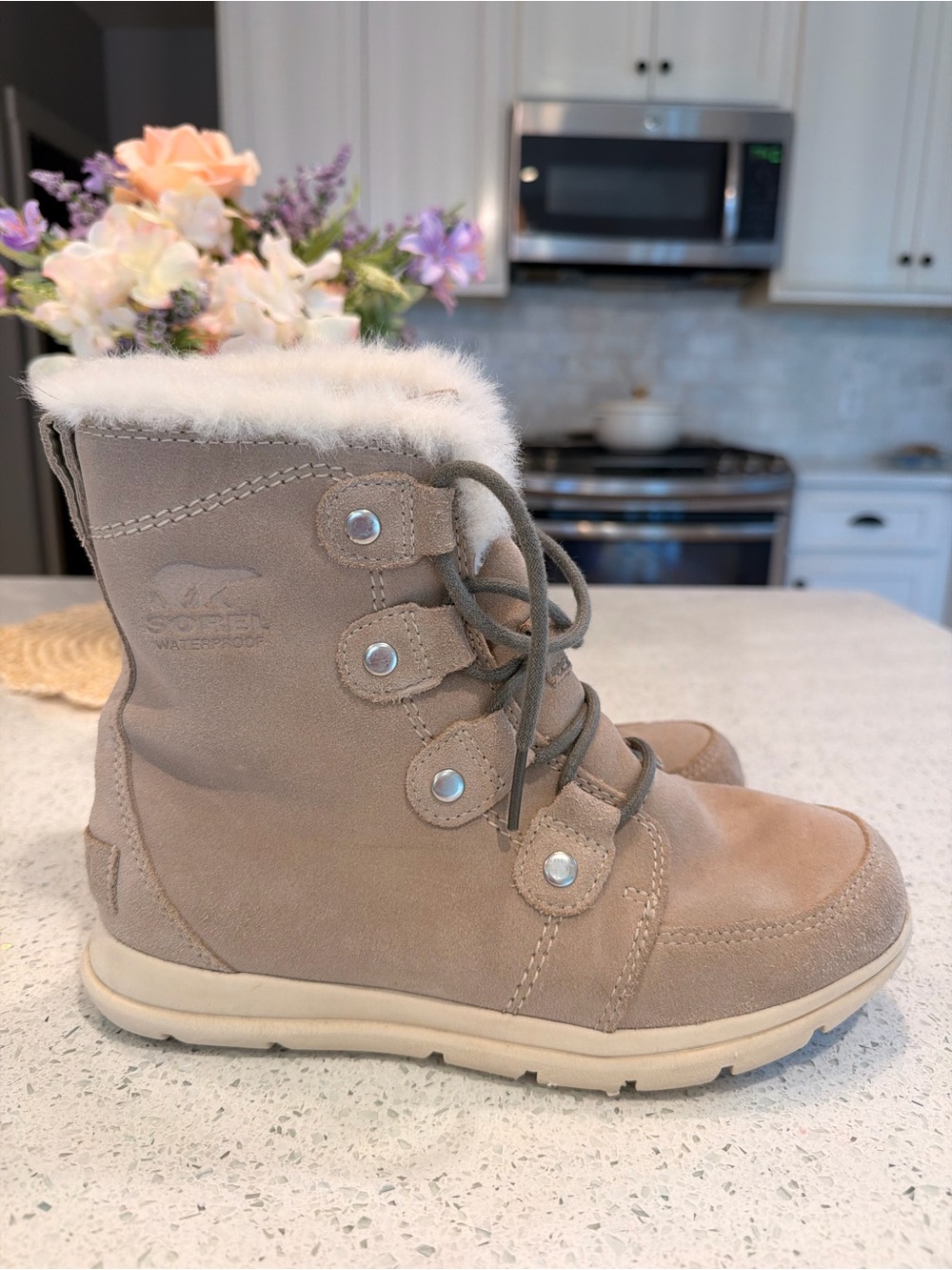 Sorel Womens Waterproof Winter Boot with Faux Fur Lining - Tan Size 7